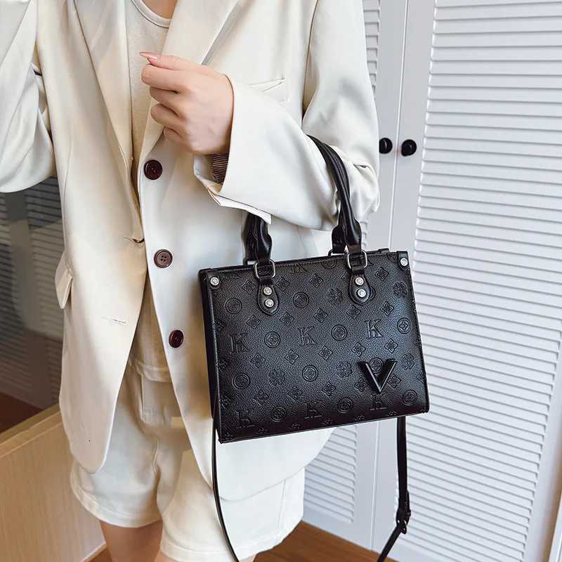 2025 High-End Womens Tote - New Fashion Letter Printing Versatile Large-Capacity Premium Quality Popular Womens Bag K251121