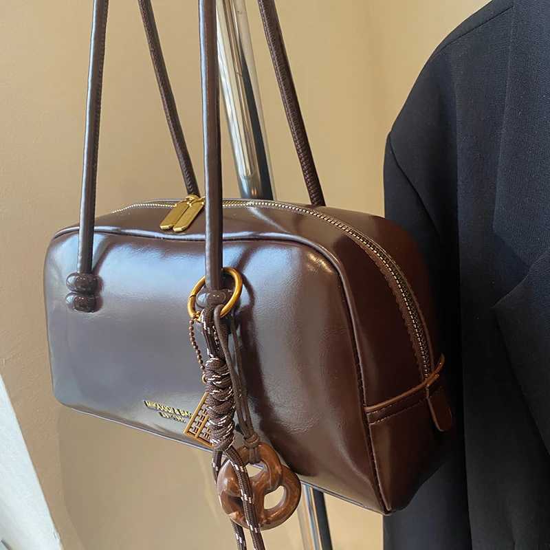 Large capacity retro fashion shoulder bag casual daily multi-functional simple solid color underarm bag with pendant suitableT251122