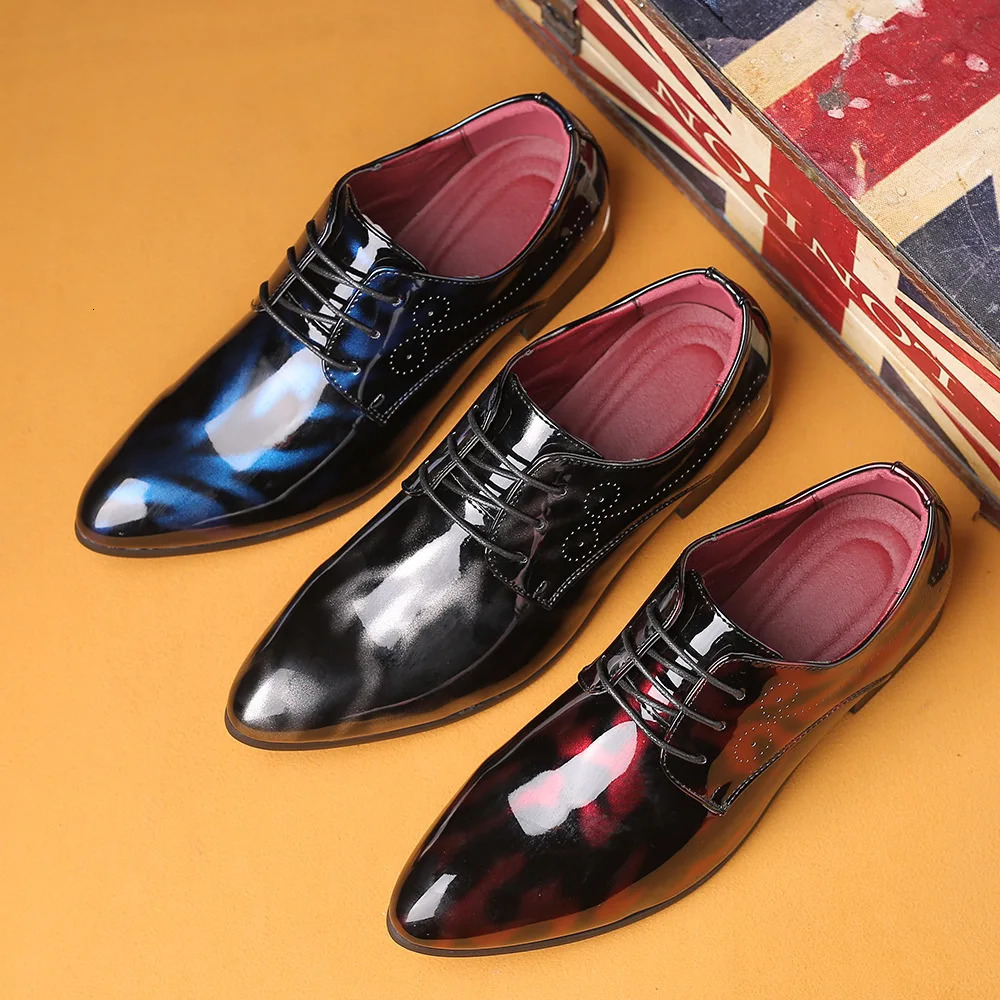 Mens Fashion Red Bottom Dance Club Derby Shoes Business Dress Lace Printed Patent Leather Wedding Party 250421