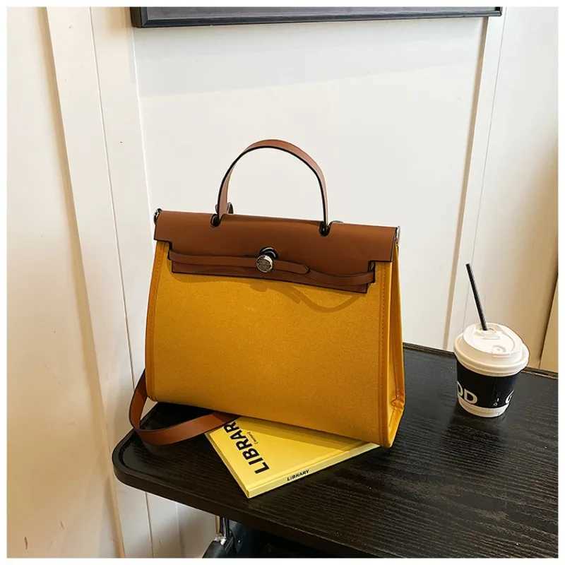 Elegant Womens Leather Shoulder Classic Fashion Bag Luxury Designer Crossbody Tote Handbag For Daily Dressing K251121