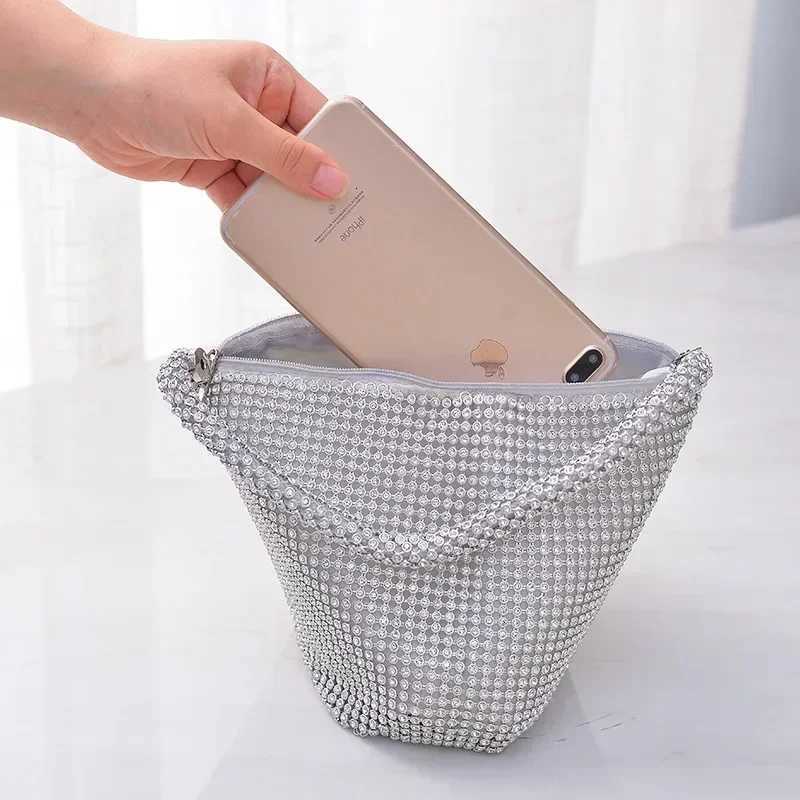 Sparkling Silver Women Mini Evening Clutch Wristlets Bag Ladies Party Wedding Bag Female Crystal Shiny Handbag and Purse K251121