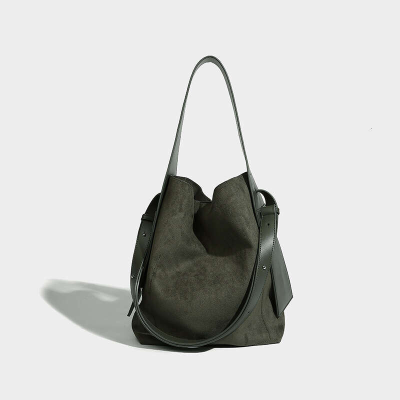 Bags Designer Hanging Ear Tote 2023 Autumn/Winter Suede Touch Trend Large Capacity Lazy Commuting One Shoulder Crossbody Women's Bag