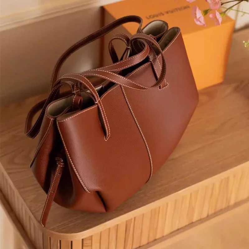 2025 Niche genuine leather hand-held wing bag niche single-shoulder armpit bag large-capacity hand-held tote bag K251121