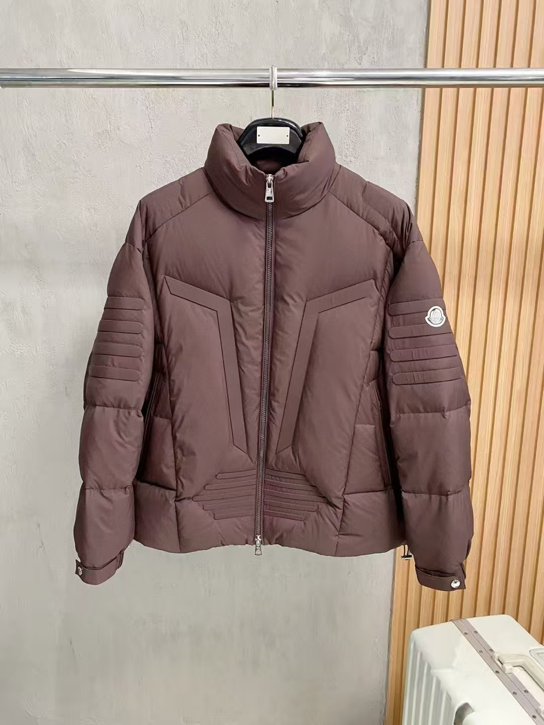 Designer Luxury Mecha Inspired Puffer Jacket Parka Coat with 90White Goose Down Fill for Ultimate Urban Streetwear Style and Uncompromising Warmt