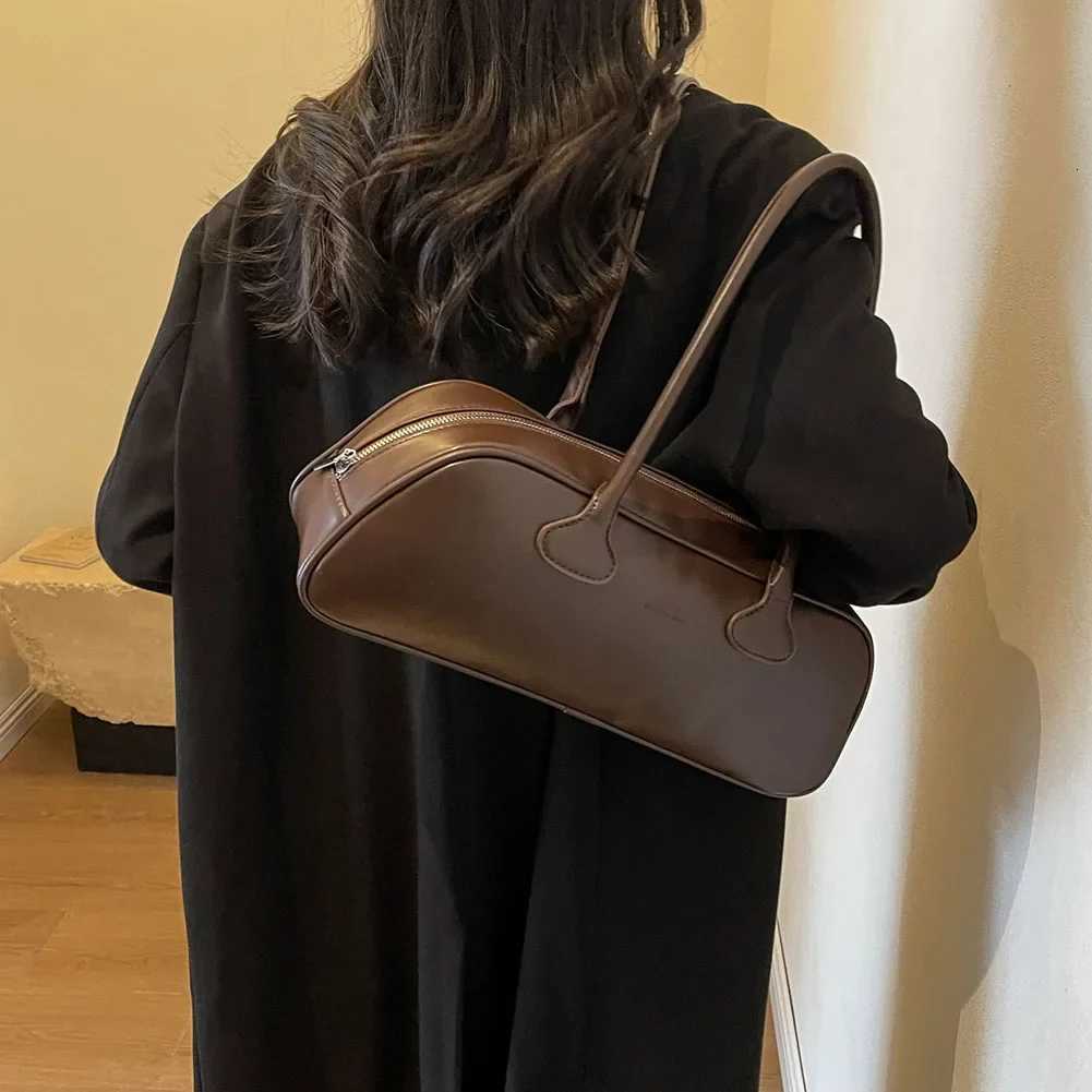 Retro Shoulder Bag PU Leather Women Boston Handbag Solid Color Simple Commute Armpit Purse High Quality Underarm Bag Ladies ToteT251122