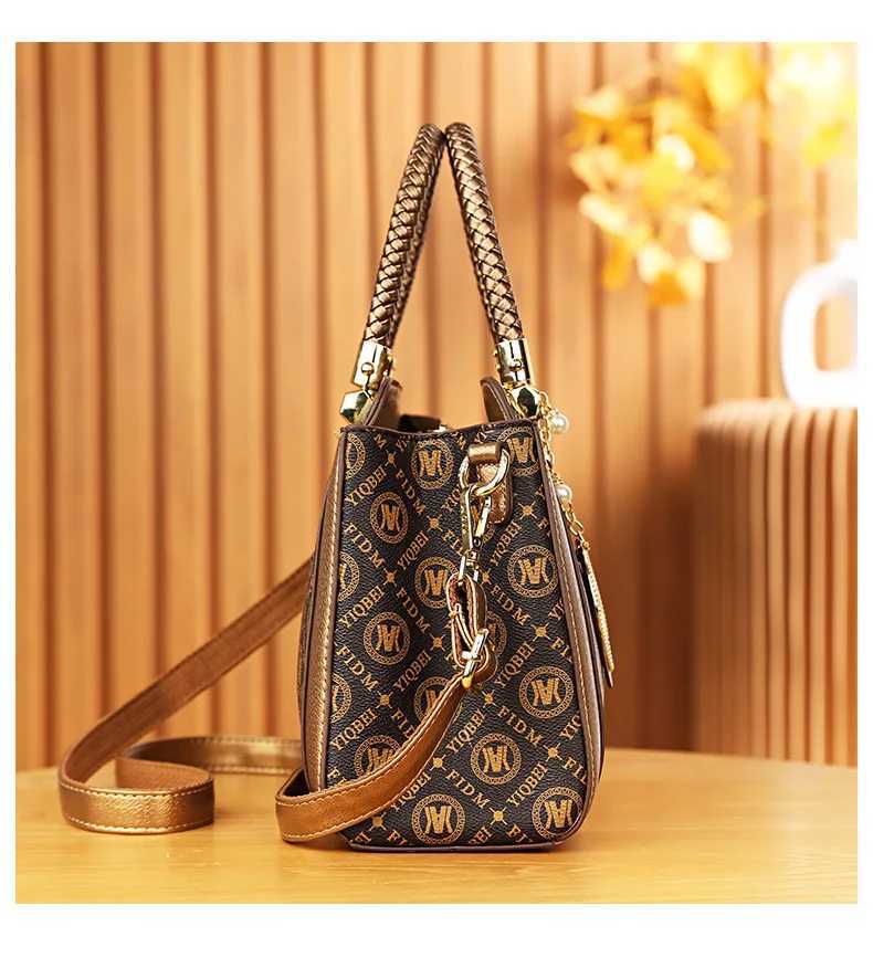 2024 New Style Hot Selling Ladies Metal sheet Fashionable PU synthetic Leather Zipper Closure Two Handles for Beach Use WB049 K251121