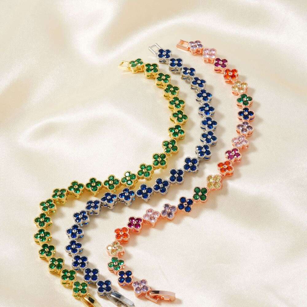New Four Leaf Clover Bracelet with Colorful Zircon Fashion Design and Luxurious Hand Accessories
