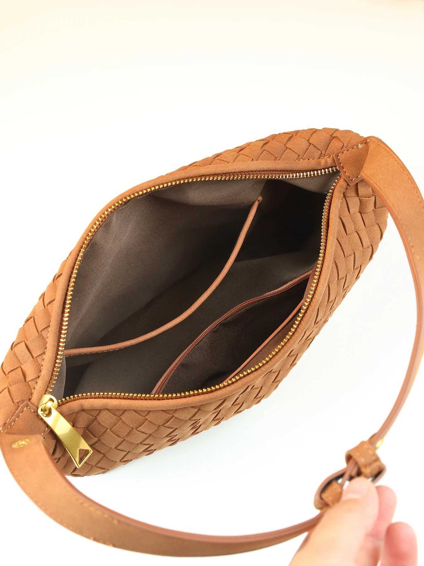 2025 autumn and winter new fashion simple solid color small square bag foreign style texture shoulder woven bag K251121