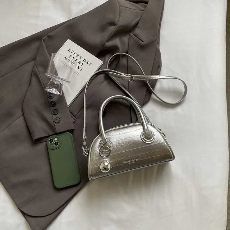 Trendy Leather Crossbody Bag For Ladies By Famous Designer With Popular Classic Shoulder StyleT251122