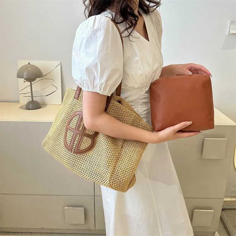 Composite bag straw bag hollow outer knitted tote bag large capacity handmade shoulder bag womens designer casual beach bag ethnic style W250421