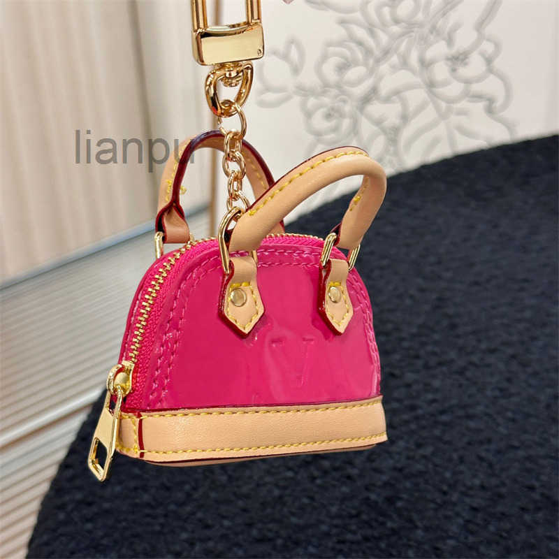 Women Designer Keychain For Bag Charm Keyring Fashion Mens Key Chain Leather Keychains Luxury Mini Bag Pendant