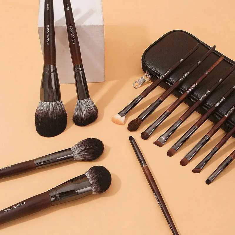 Premium Animal Fur Makeup Brush Set Wooden Handle Eyeshadow Blush Powder Eyebrow Brushes Beauty Makeup Tools Fur Cosmetic C251122