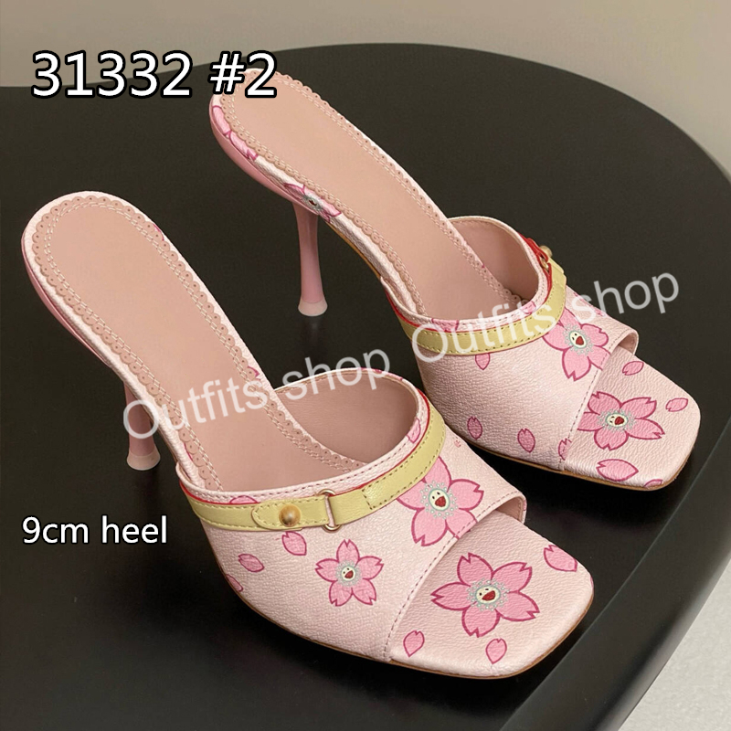 2025 Fashion Newest sandal slipper summer beach dad shoes with metal buckle luxury design