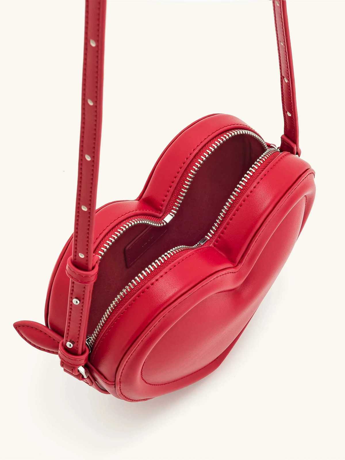 JW PEI Arlene Heart Shape Shoulder Bag Women3D Love Design Niche Crossbody PurseCommuting Underarm Bag Valentines Day Gifts K251121