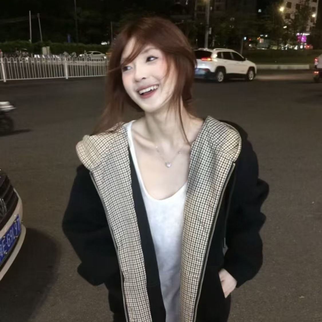 American designer retro plaid hooded sweatshirt jacket, women's new hot item, early autumn Korean style outfit, huge and beautiful top