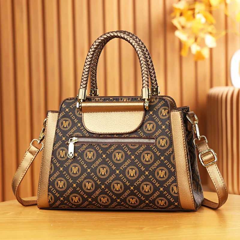2024 New Style Hot Selling Ladies Metal sheet Fashionable PU synthetic Leather Zipper Closure Two Handles for Beach Use WB049 K251121