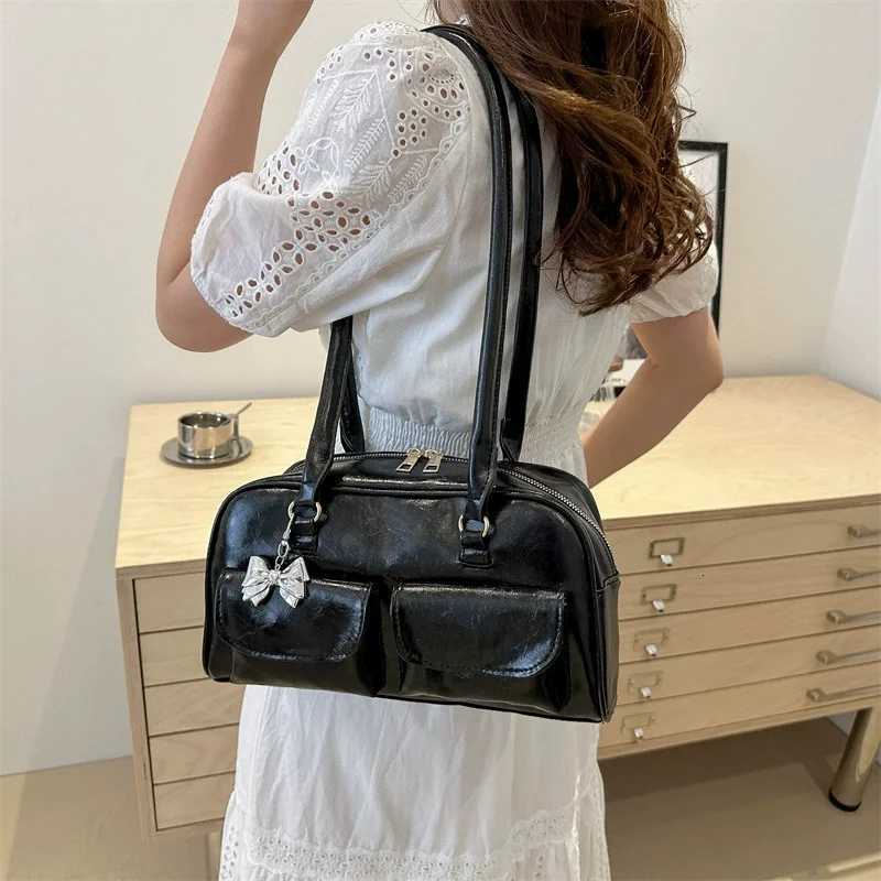Retro Solid Long Shoulder Bags for Women Pu Leather Ladies Underarm Bag Commuter Tote Small Pocket Design Female Handbags PurseT251122