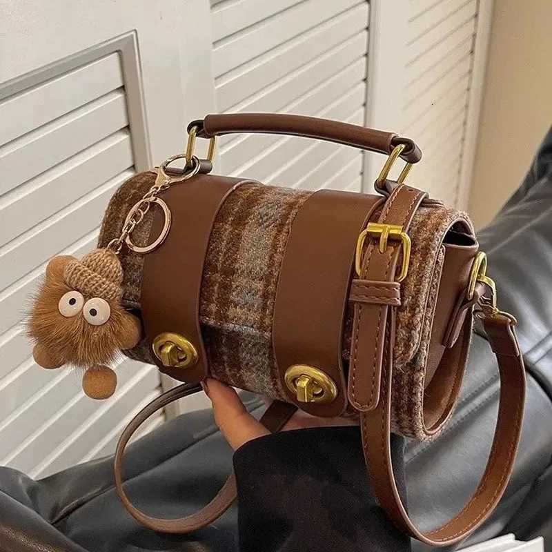 Small Niche WomenS Bags Spring-Autumn Versatile 2025 New Style Spring Popular Boston Crossbody Bag Handheld Pillow BagT251122