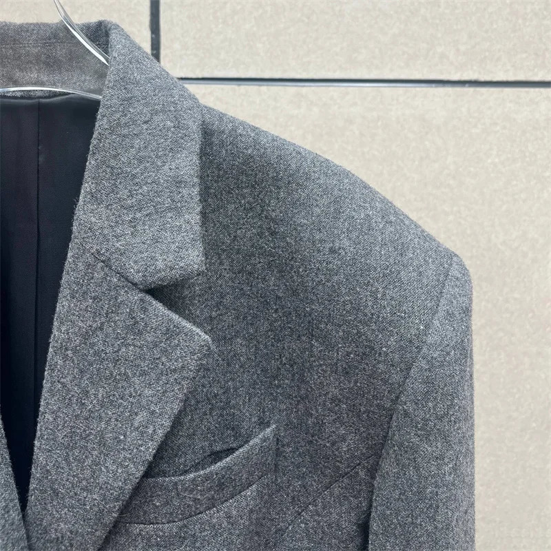 Womens jacket autumn 2025 single breasted long sleeved top Wool blend womens suit Shoulder padded slim coat 251112