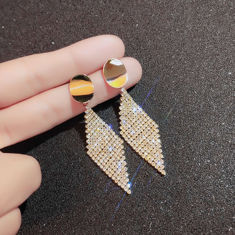 Long style full dia for a slim minimalist look, 2025 trendy Korean earrings with clips and no ear holes