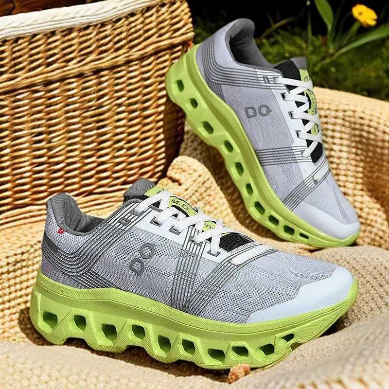 Mens featherweight runner agile and elegant equipped with anti slip mesh suitable for tennis to trail comfortC250425