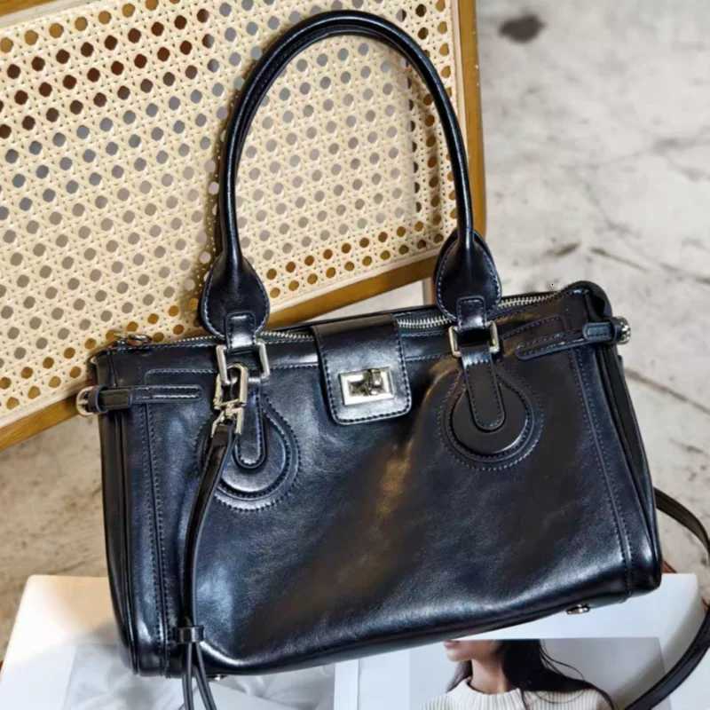 Brand Horizontal Square Tote Bag Luxury Lock Belt Shoulder Bag Versatile Work Briefcase Fashion Zipper Classic Texture Handbag K251121