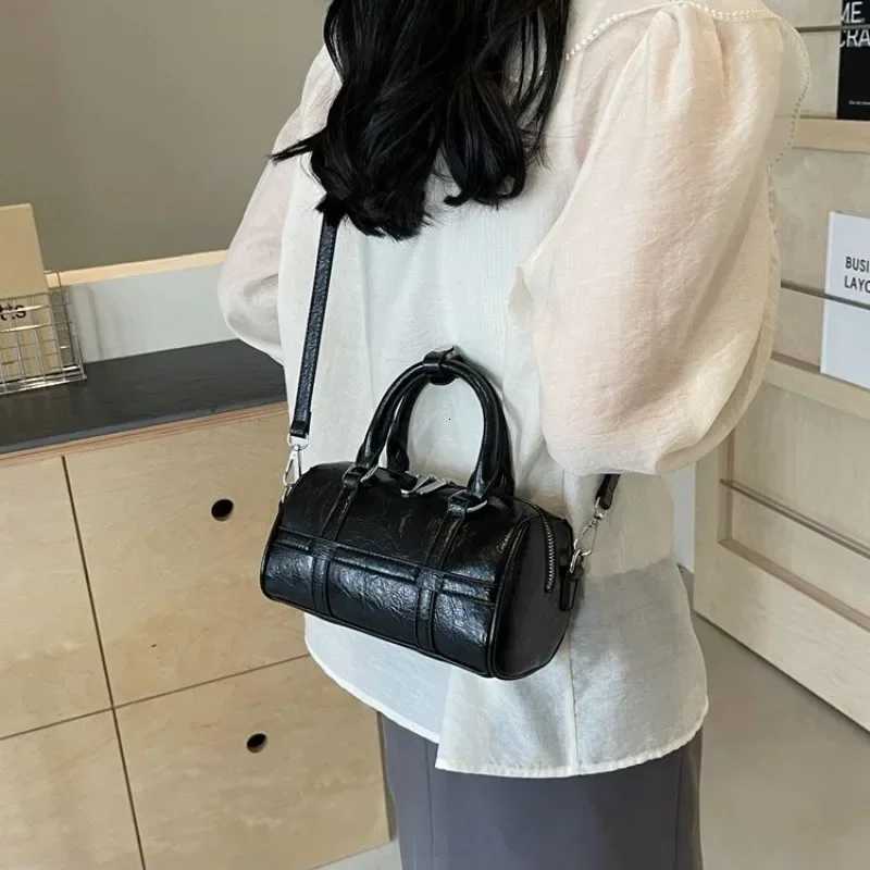 Original Fashion New Crossbody Bag Fashion Hand Boston Pillow Bag Single Shoulder Body High Quality and High Appearance LevelT251122