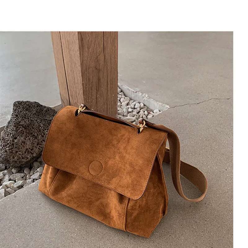 Factory Antique Brown Flannelette Niche Design High Grade Autumn And Winter Women S Large Capacity Crossbody Bag For Work Office Bag