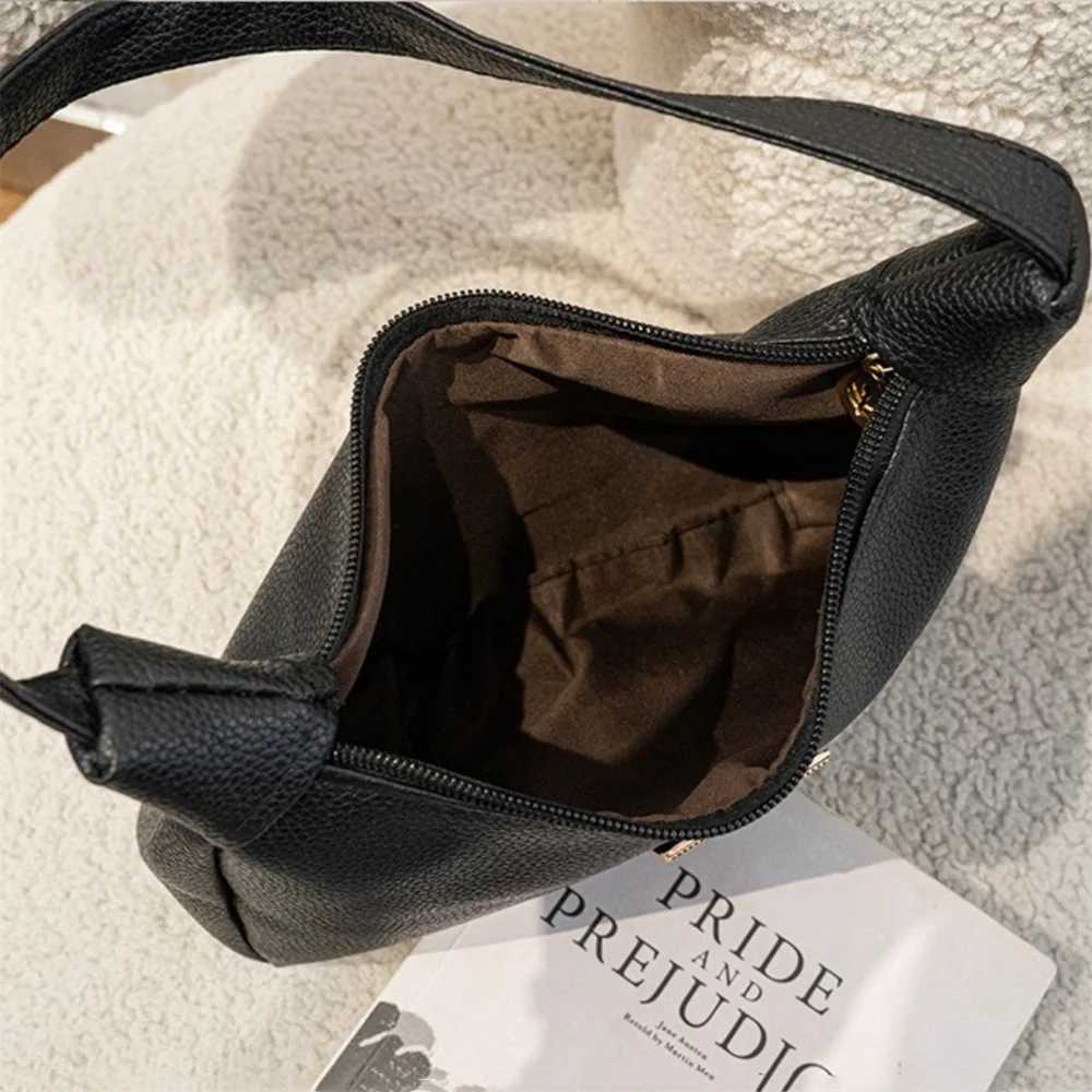 New Fashion Womens PU Leather Shoulder Bag Solid Color Bottom Bag Large Capacity Womens Handbag Zipper Cross Body Bag W250421