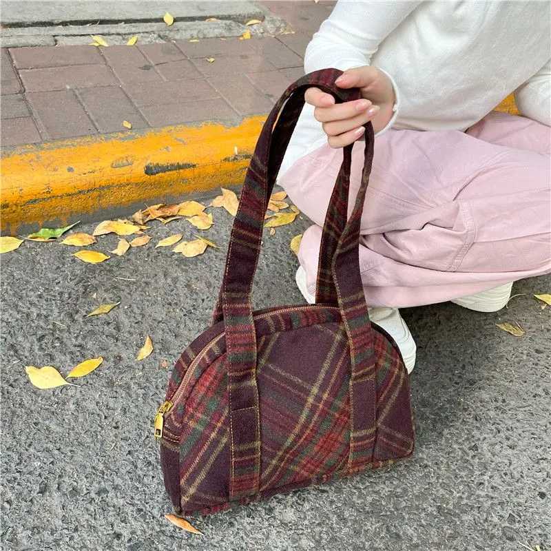 Retro Plaid Woolen Underarm Bag 2023 Large-capacity Autumn and Winter New Shoulder Bag Boston Travel BagT251122
