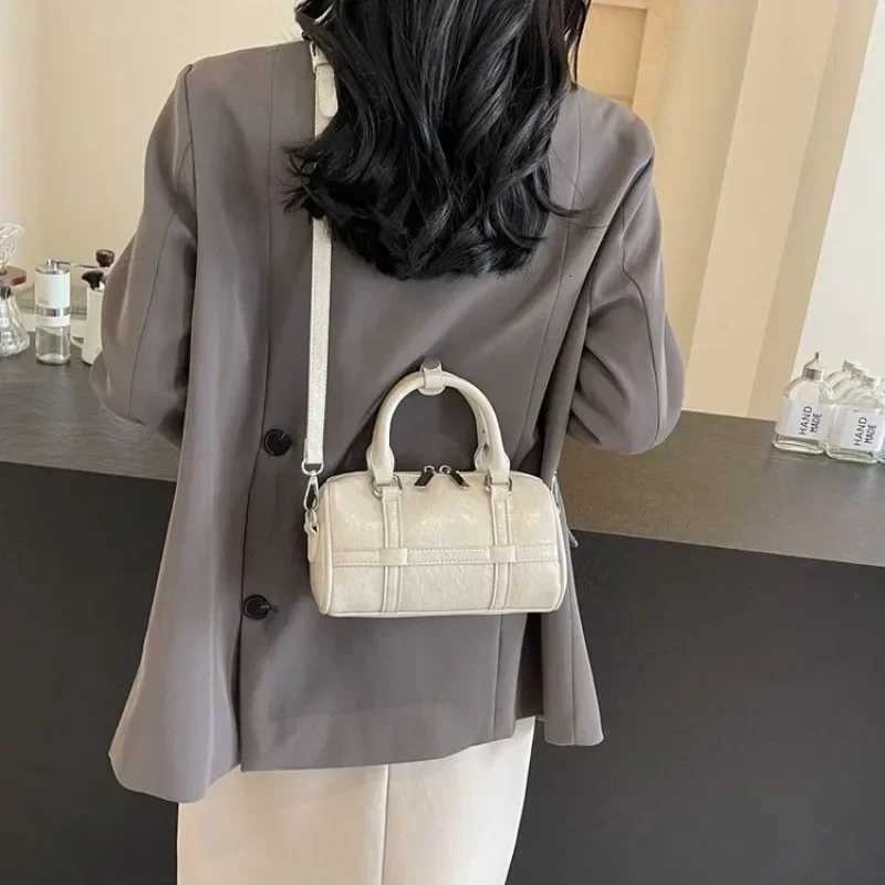 Original Fashion New Crossbody Bag Fashion Hand Boston Pillow Bag Single Shoulder Body High Quality and High Appearance LevelT251122