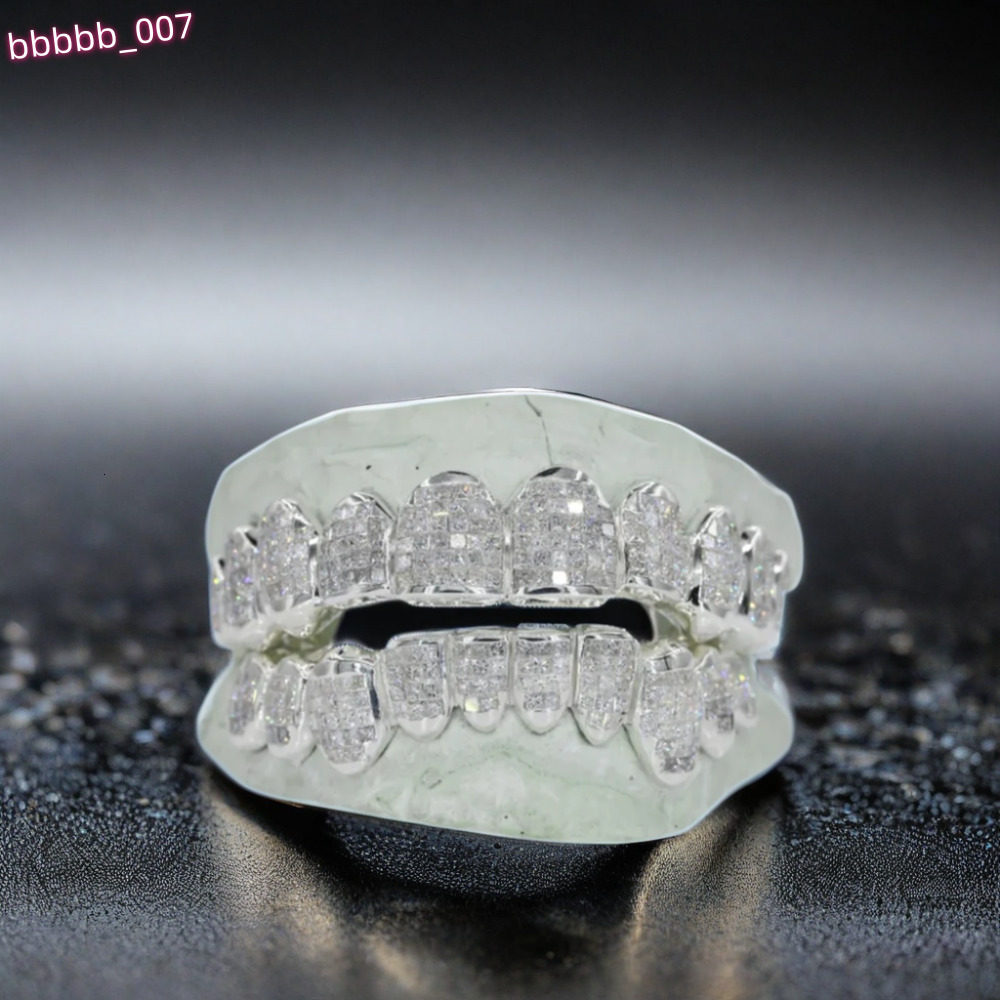 Hiphop Custom Grillz 925 Sterling Silver Invisible Setting Princess Cut Diamond Iced Out VVS Moissanite Grillz