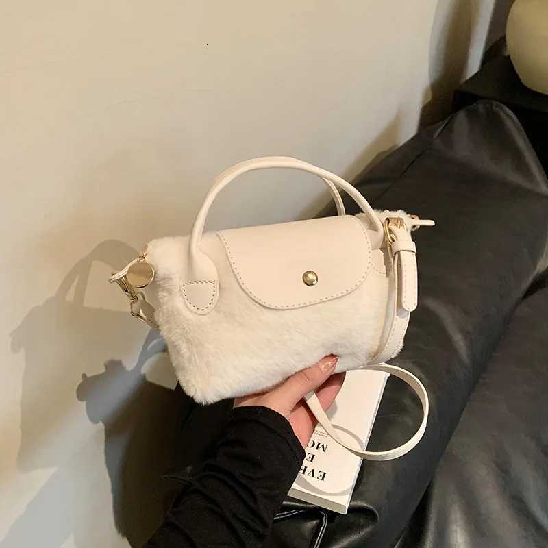 Cute Autumn And Winter Plush Mini Handbag FAshion Temperament Mini Coin Purse Korean Version Versatile Crossbody Bag K251121