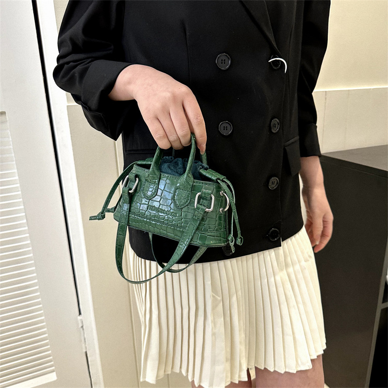 Free shipping, new spring and summer mini bucket bags for women, high-end and stylish crossbody bags, small square bags 2025s hot