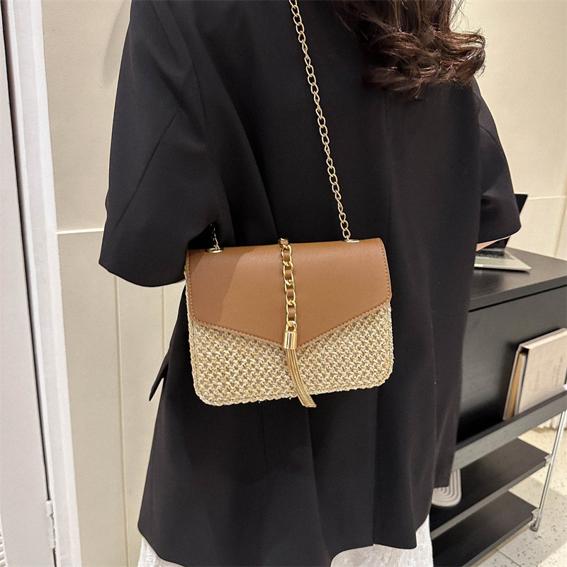 Free shipping, niche design new women's bag, high-end, simple straw woven small square bag, underarm bag, versatile single-shoulder crossbody bag