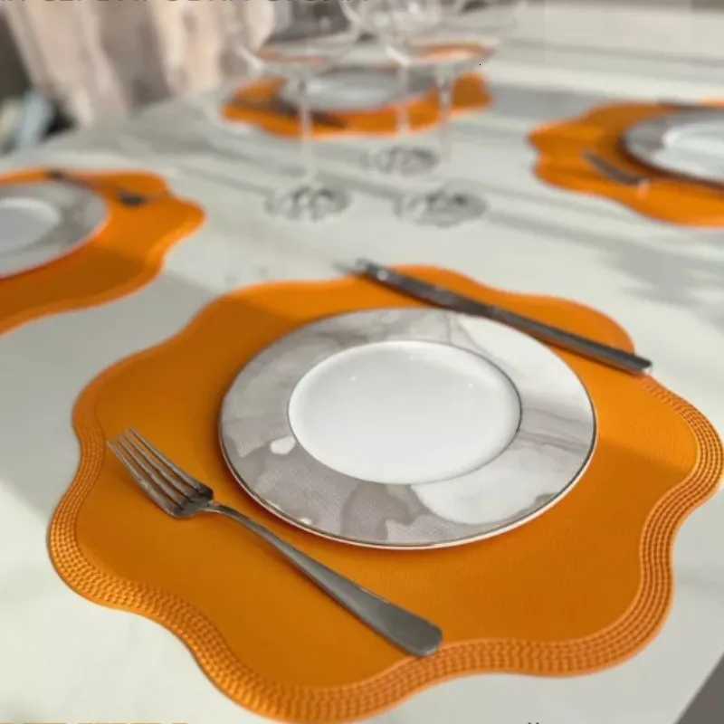 1/4/6Pcs Orange Placemats Faux Leather Flower Round Shaped Table Mats Table Decoration Accessories Indoor/Outdoor Table Mats C251122