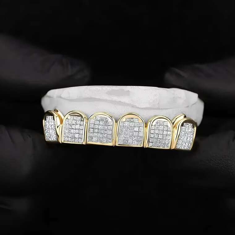 Hiphop Custom Grillz 925 Sterling Silver Invisible Setting Princess Cut Diamond Iced Out VVS Moissanite Grillz