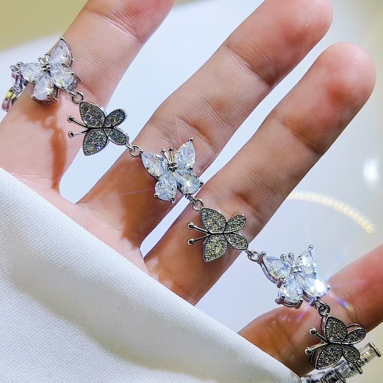 Designer Jewellery High Quality Silver Tone Butterfly Link Bracelet with Sparkling Crystals for Special Occasions Gift Textured Delicate Accessory