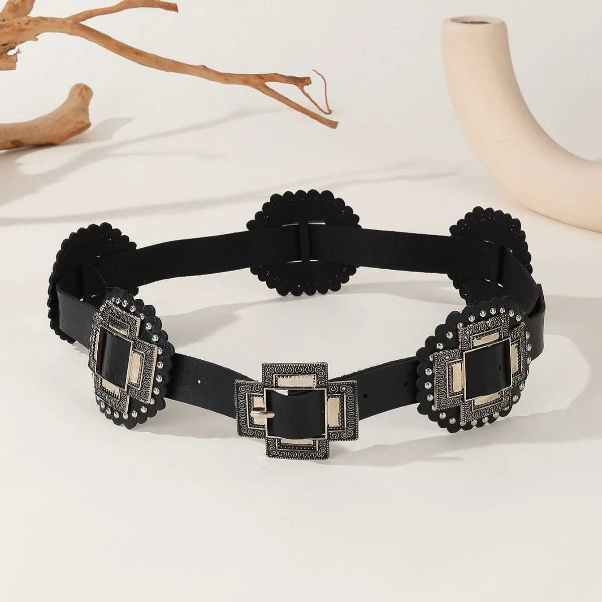European and American Vintage Street Fashion Hollow Ring PU Leather Splicing Feature Waist Belt Versatile Nail Bead Women Belt J251122