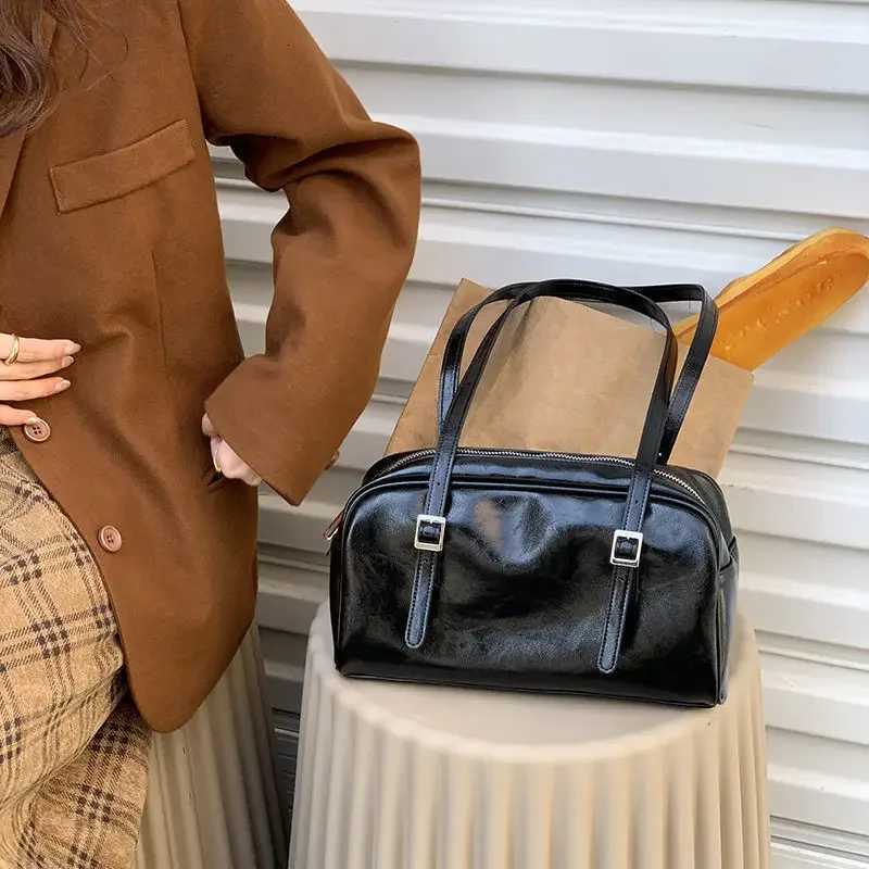 Green Commuter Shoulder Bags for Women 2025 Luxury Designer Handbags Pure Color Causal Bag Big Capacity Pillow Underarm BagT251122