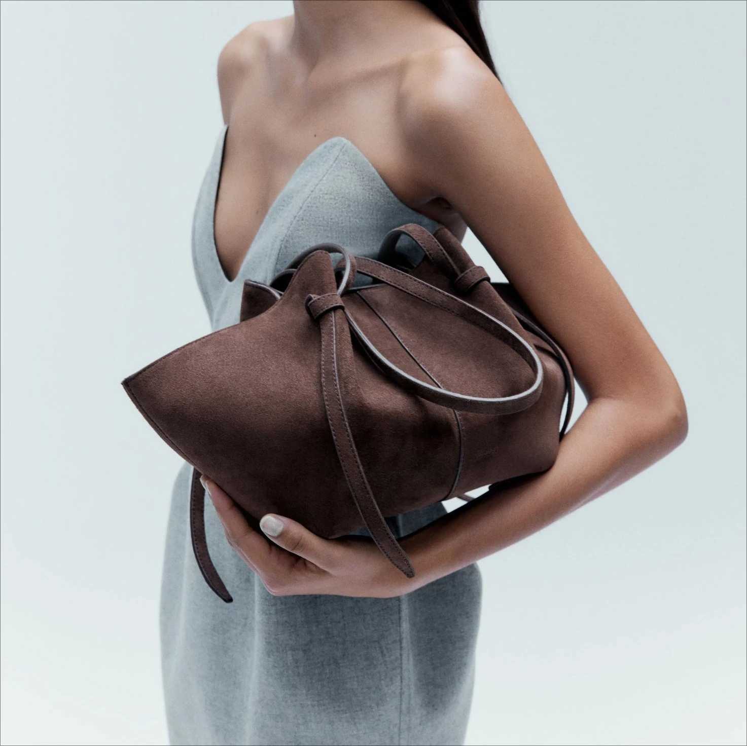 2025 Womens new simple and fashionable shoulder bag suede frosted wing bag large capacity shoulder tote bag handbag K251121