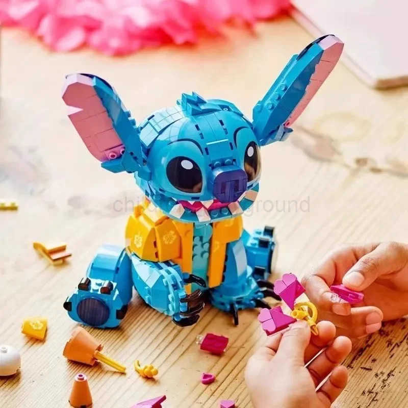 Disney 2025 New 730pcs Stitch Compatible 43249 Building Blocks Stitch Girl Boy Birthday Christmas Gift Toys W20250421