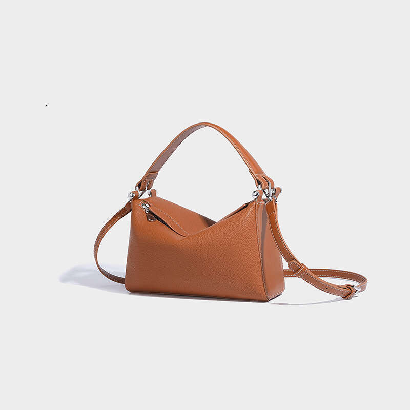Designer Women's Bags Designer Niche Light Luxury Pillow For Women New High End Handheld Small Square Fashion Commuter Single Shoulder Crossbody 