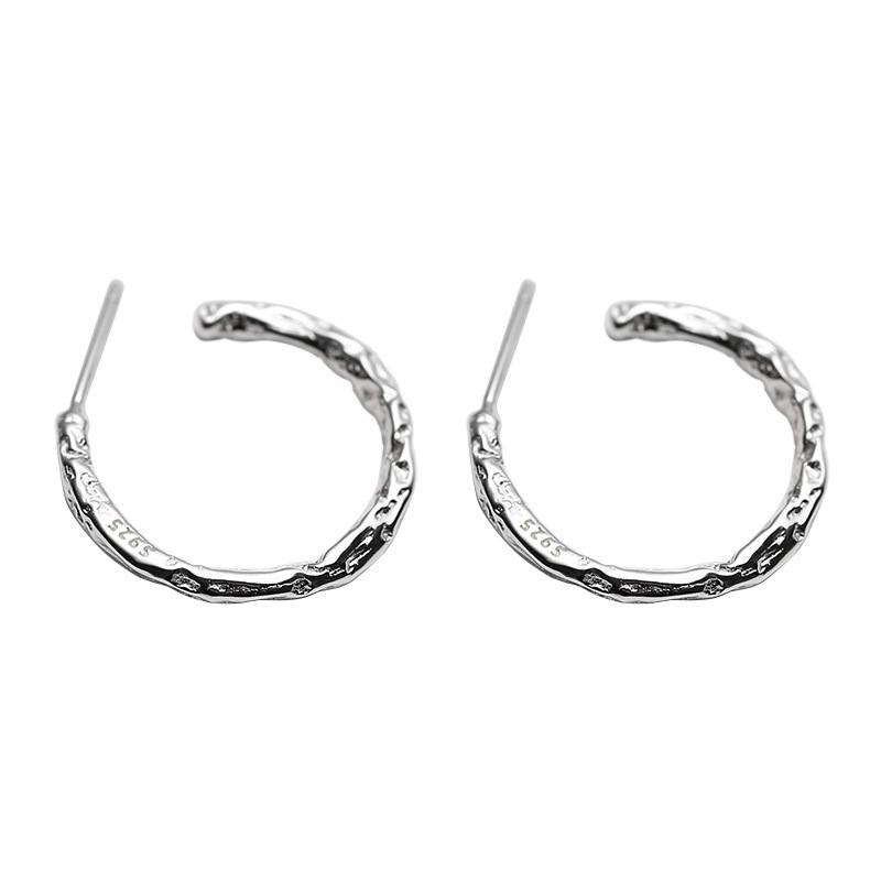 Chic Gold Tone Hammered Hoop Earrings Women's Fashion Jewelry Textured Design for a Casual yet Stylish Look