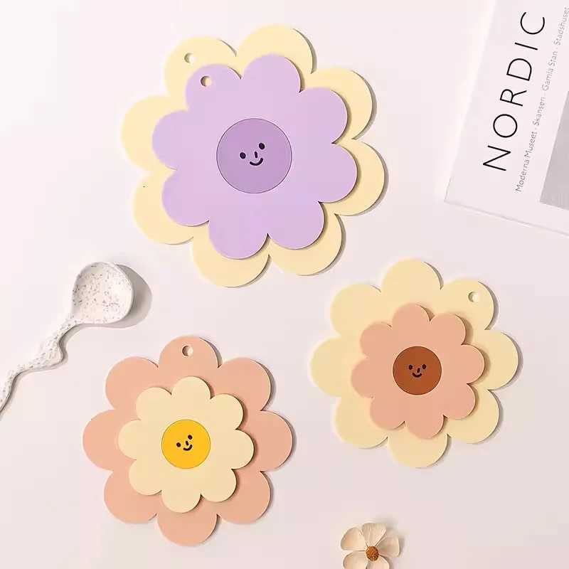 Sunflower Cute Placemat Coaster Anti-skidding and Heat-resistant Silicone Cup Pads Coffee Hot Pad Kitchen Home Tableware Set C251122