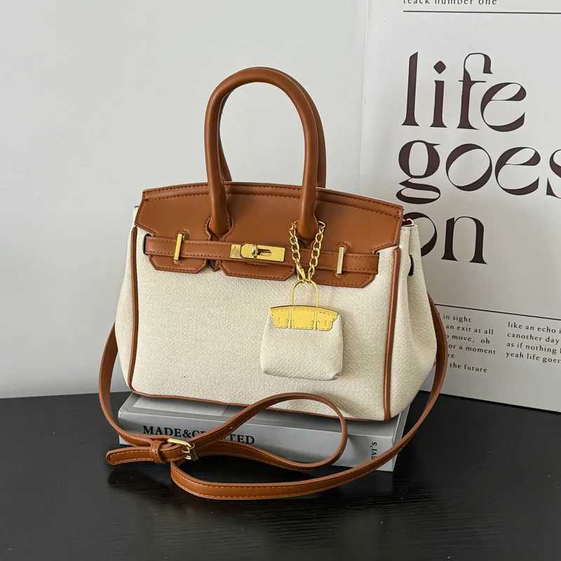 Luxe Mini Square Bag 2025 Elegant Top Handle Purse for Women Chic Crossbody Bag for Work Commute Classy Shoulder Bag K251121