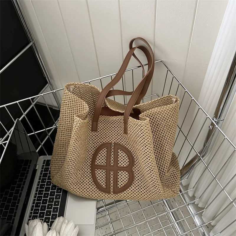 Composite bag straw bag hollow outer knitted tote bag large capacity handmade shoulder bag womens designer casual beach bag ethnic style W250421