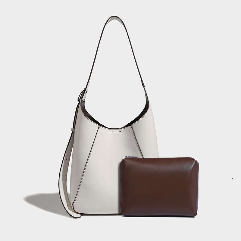 Designer Women's Bags Designer Highlighting 2023 New Large Capacity Commuting Tote Leisure Fashion Trend One Shoulder Versatile Handheld Crossbod