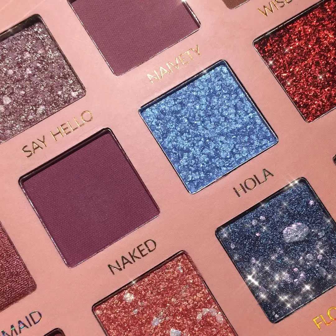 Twilight Dusk Eyeshadow Palette - 18-color fish scale eyeshadow palette - perfect for everyday date looksT251122