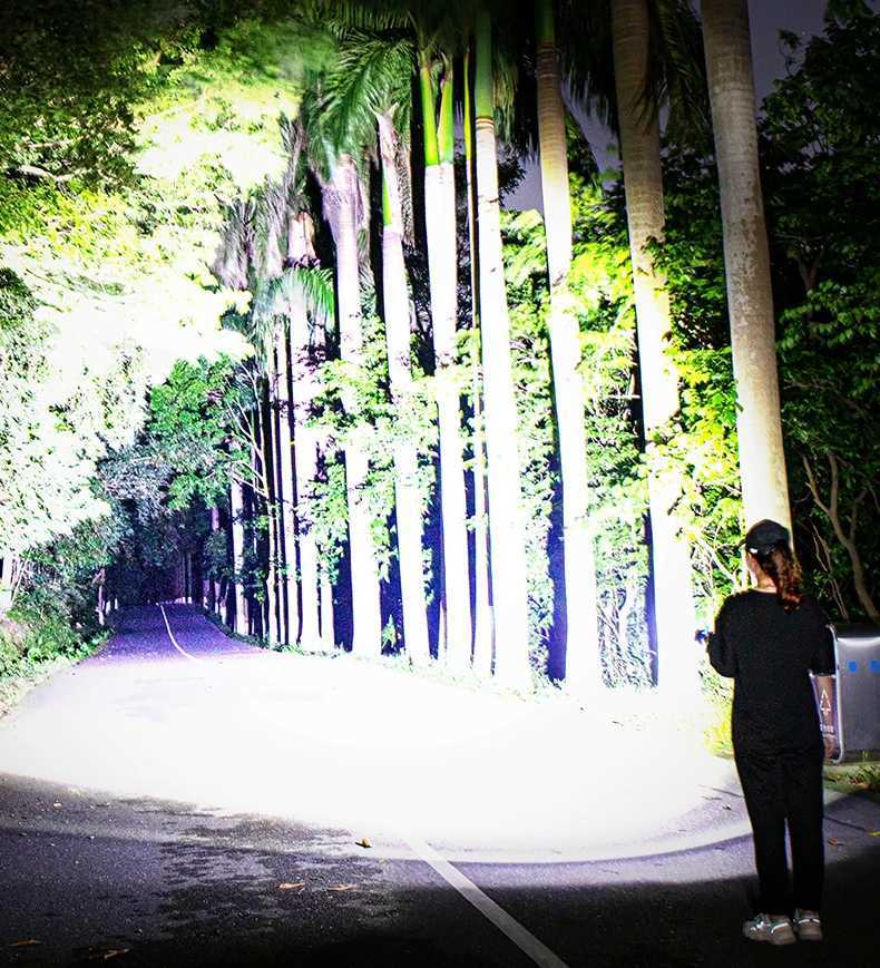 Most Powerful LED Flashlight Rechargeable Torch Lighting 3000M Tactical Lantern Ultra Powerful Flashlight With Usb Charging C251122